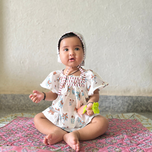 Baby 3 set of Bonnet / Frock / Bloomers 【White 3 colors】