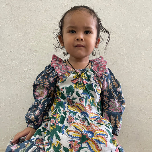 Frills Side neck Raglan dress