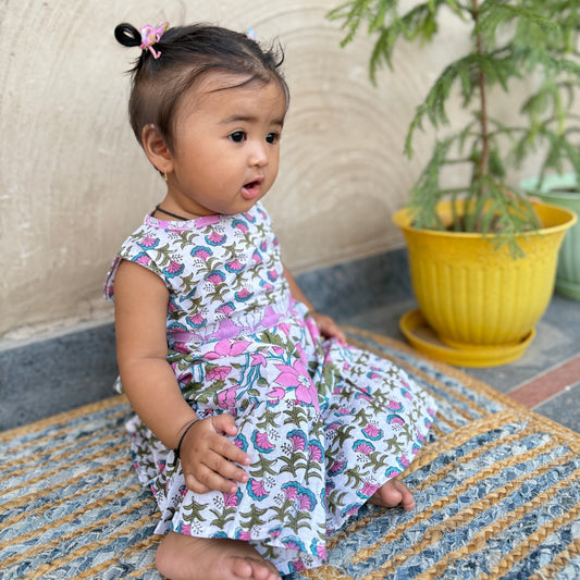 Non Sleeve Back Tie Dress