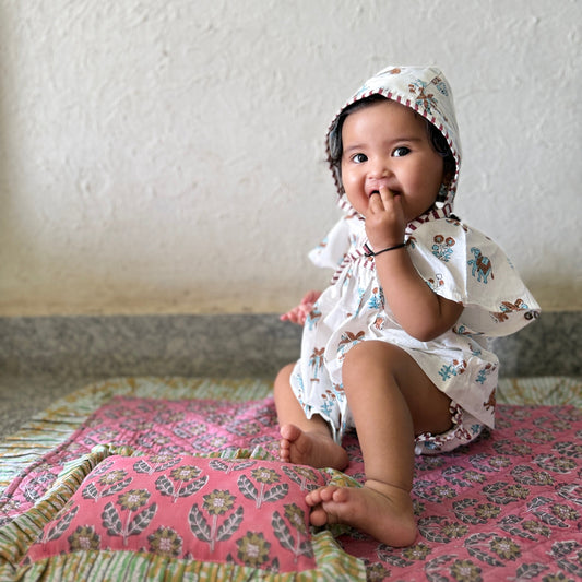 Baby 3 set of Bonnet / Frock / Bloomers 【White 3 colors】